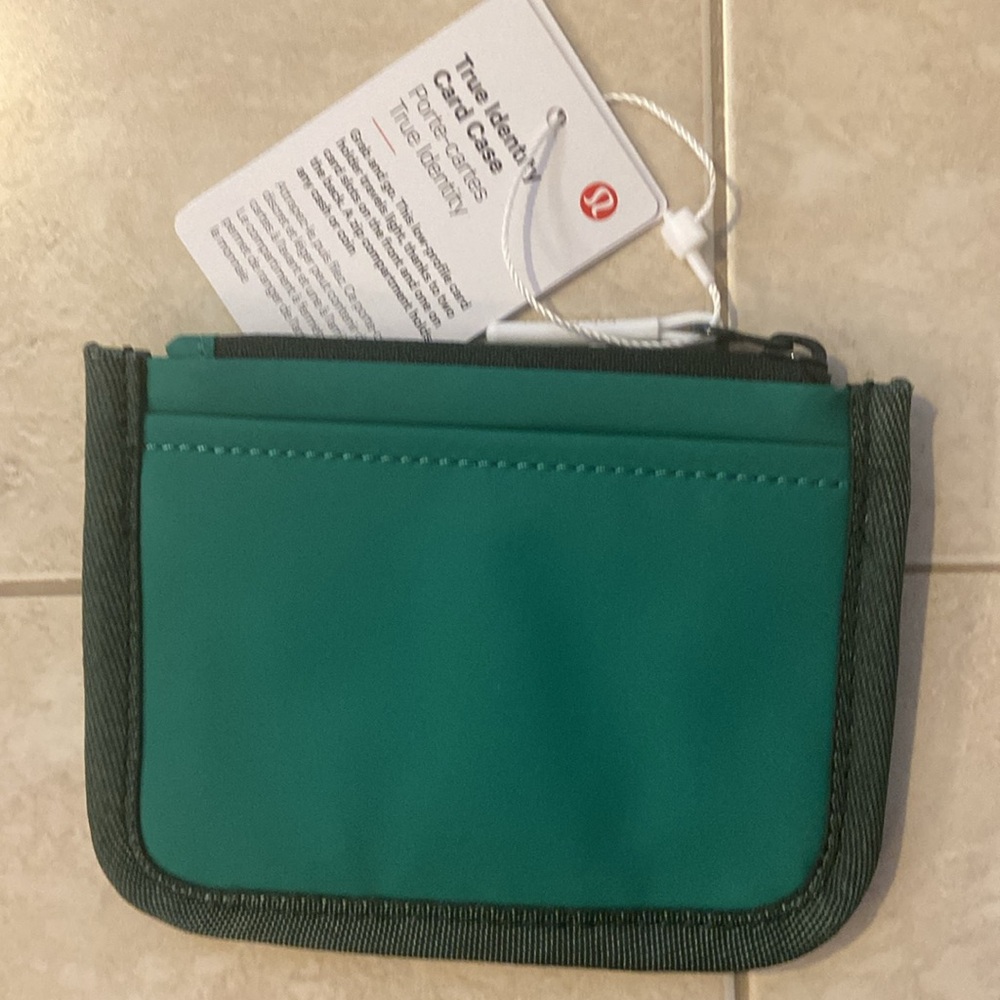 NWT Lululemon True Identity Card Case - Picture 6 of 8